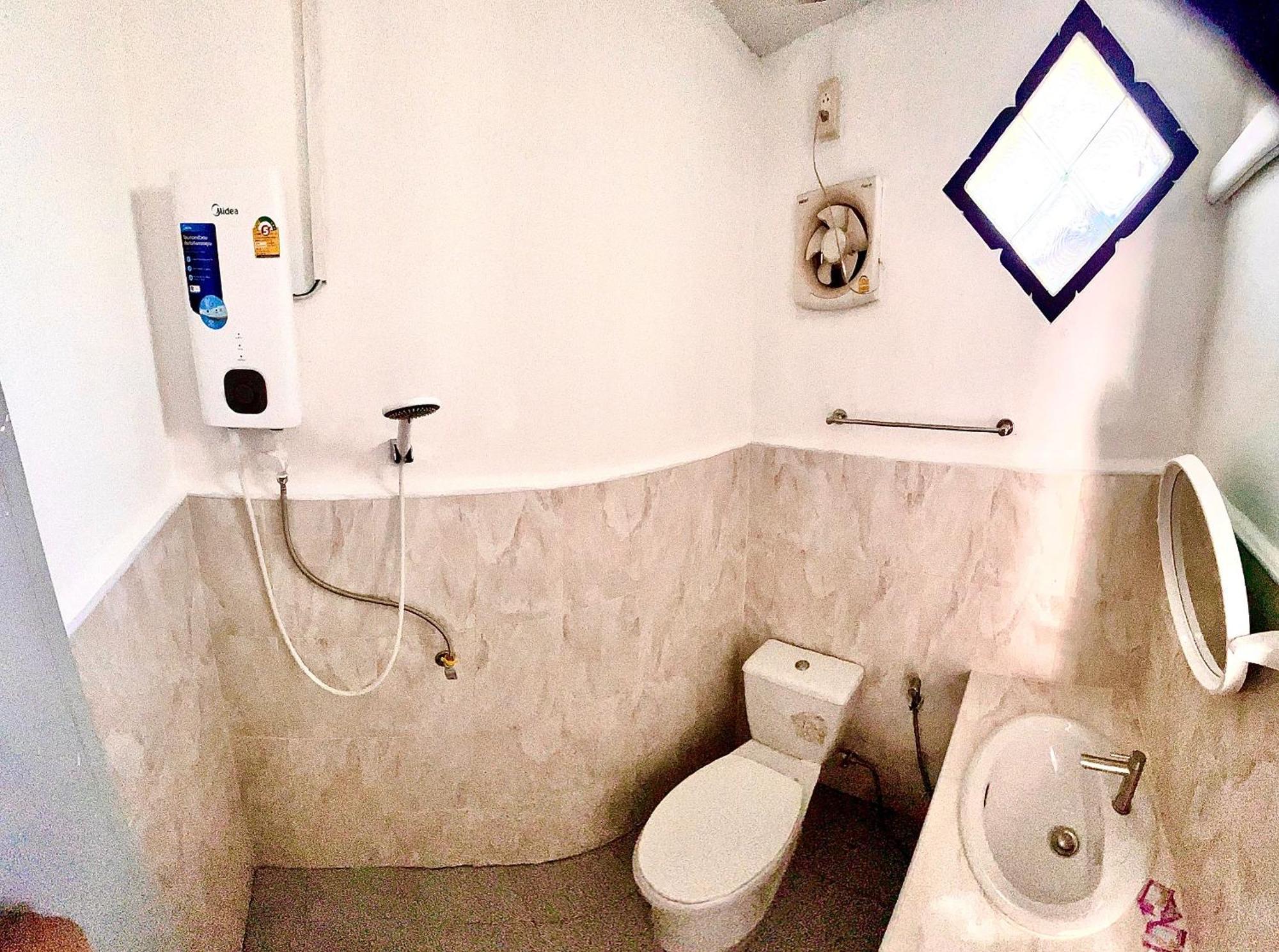 Eidi Homestay Nong Kung Si Buitenkant foto