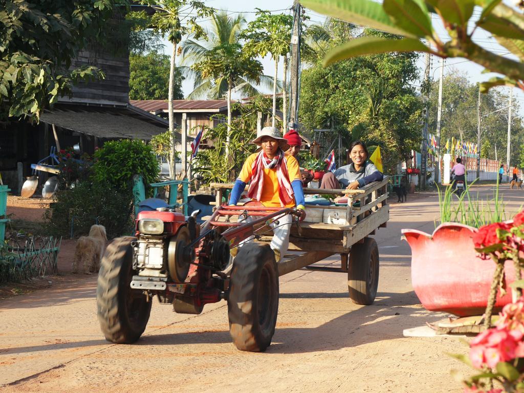 Eidi Homestay Nong Kung Si Buitenkant foto